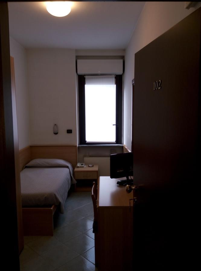 Hotel Cristallo Novara Exterior photo